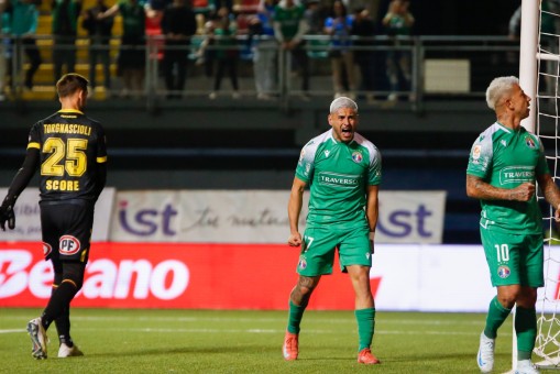 Audax Italiano se quedó con el clásico de colonias