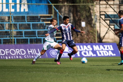 Wanderers saca mínima ventaja en la cima