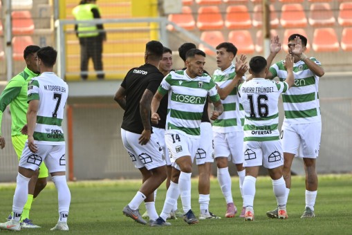 Temuco goleó y acorta distancia con la cima 