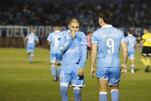 San Marcos vence a Magallanes y sigue en la lucha