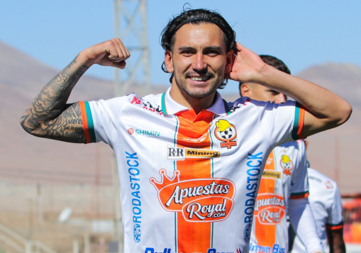 Cobresal sale del descenso tras vencer a Unión La Calera