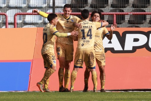 Everton goleó a Huachipato como visita